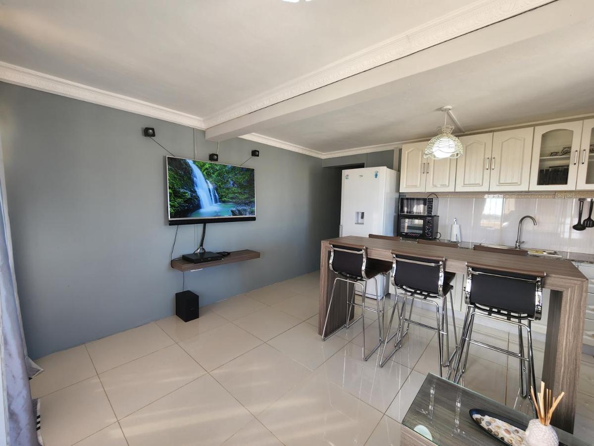 Sunsetview Beach Apartment Flic-en-Flacq Exterior foto
