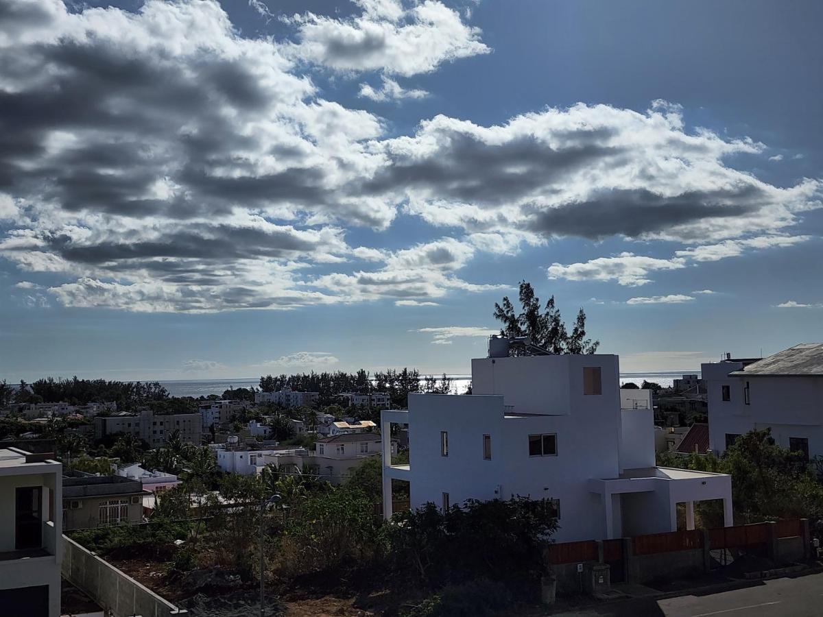 Sunsetview Beach Apartment Flic-en-Flacq Exterior foto